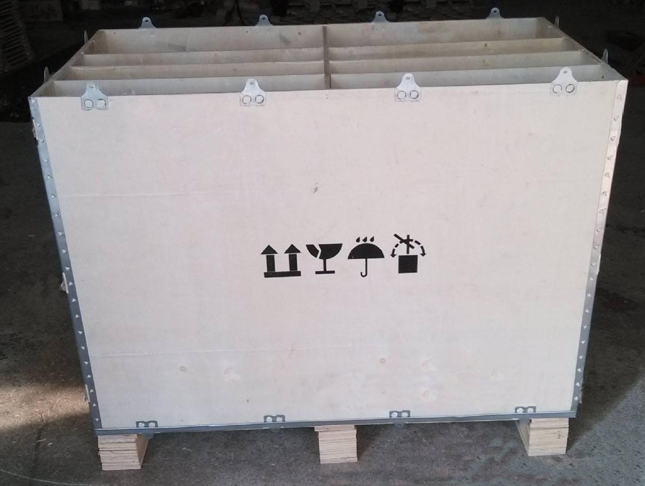 上海客戶製（zhì）作的鋼帶木箱(圖1)